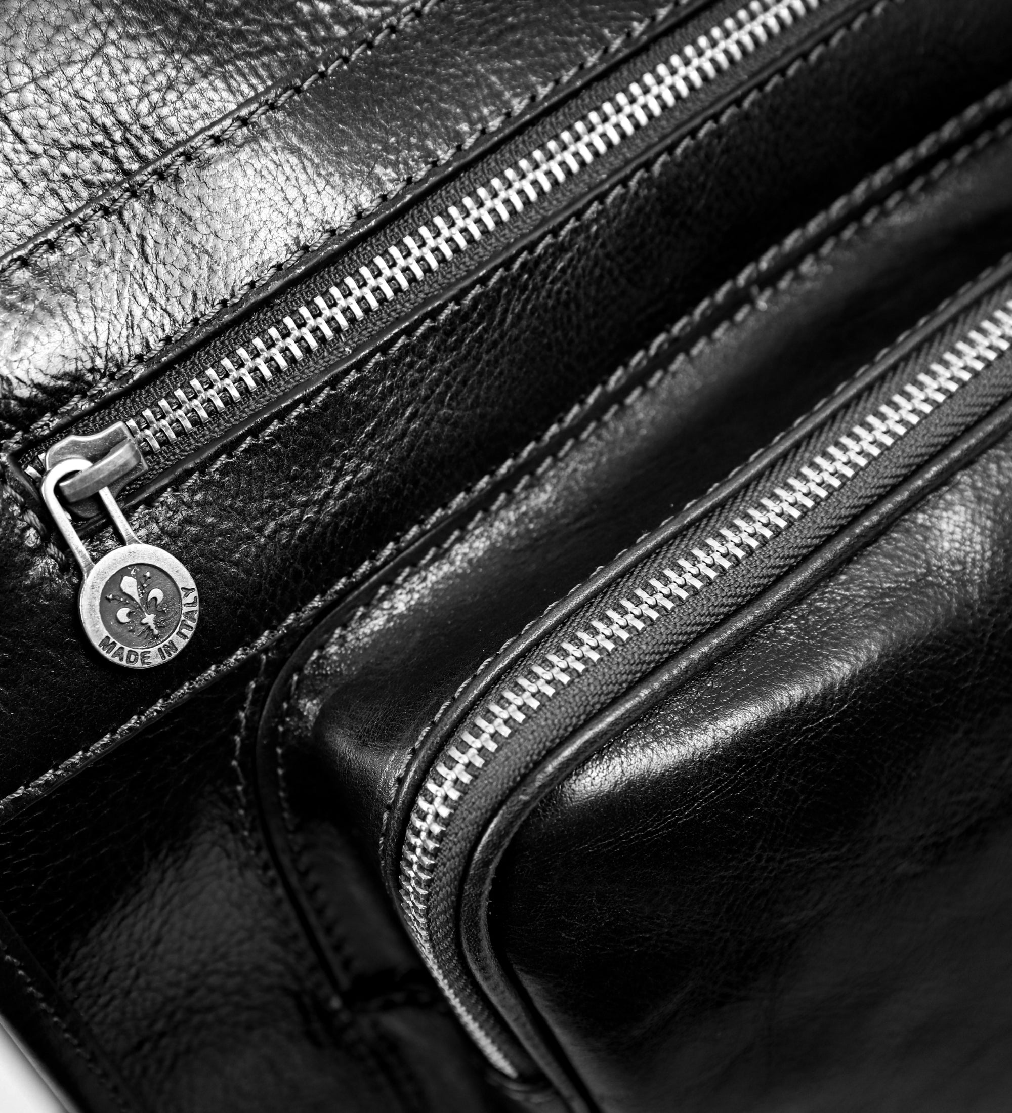 Housse de costume voyage effet cuir-31