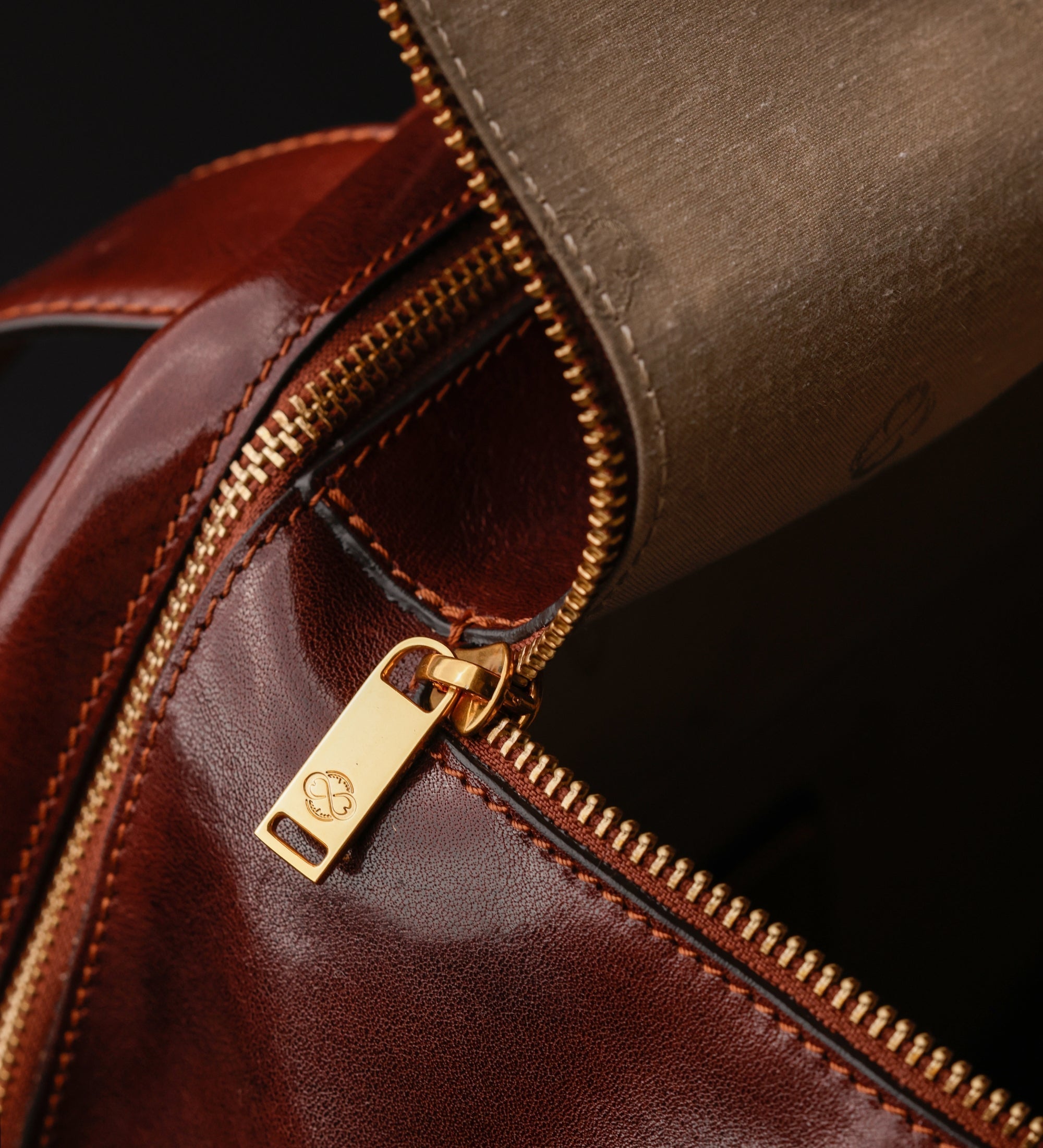 Sac à dos effet cuir élégant pour femme-9