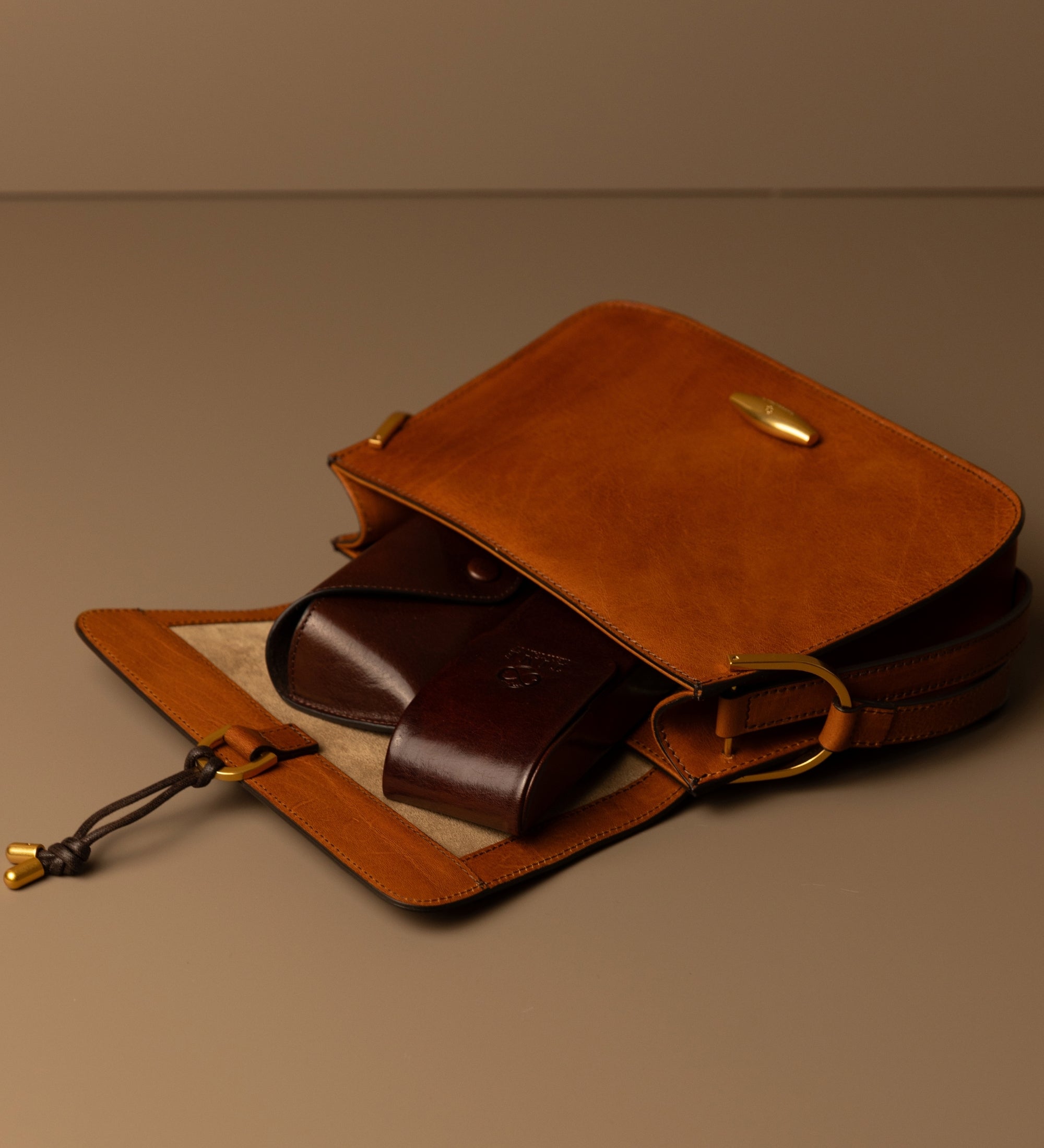 Sac à rabat effet cuir pour femme-33