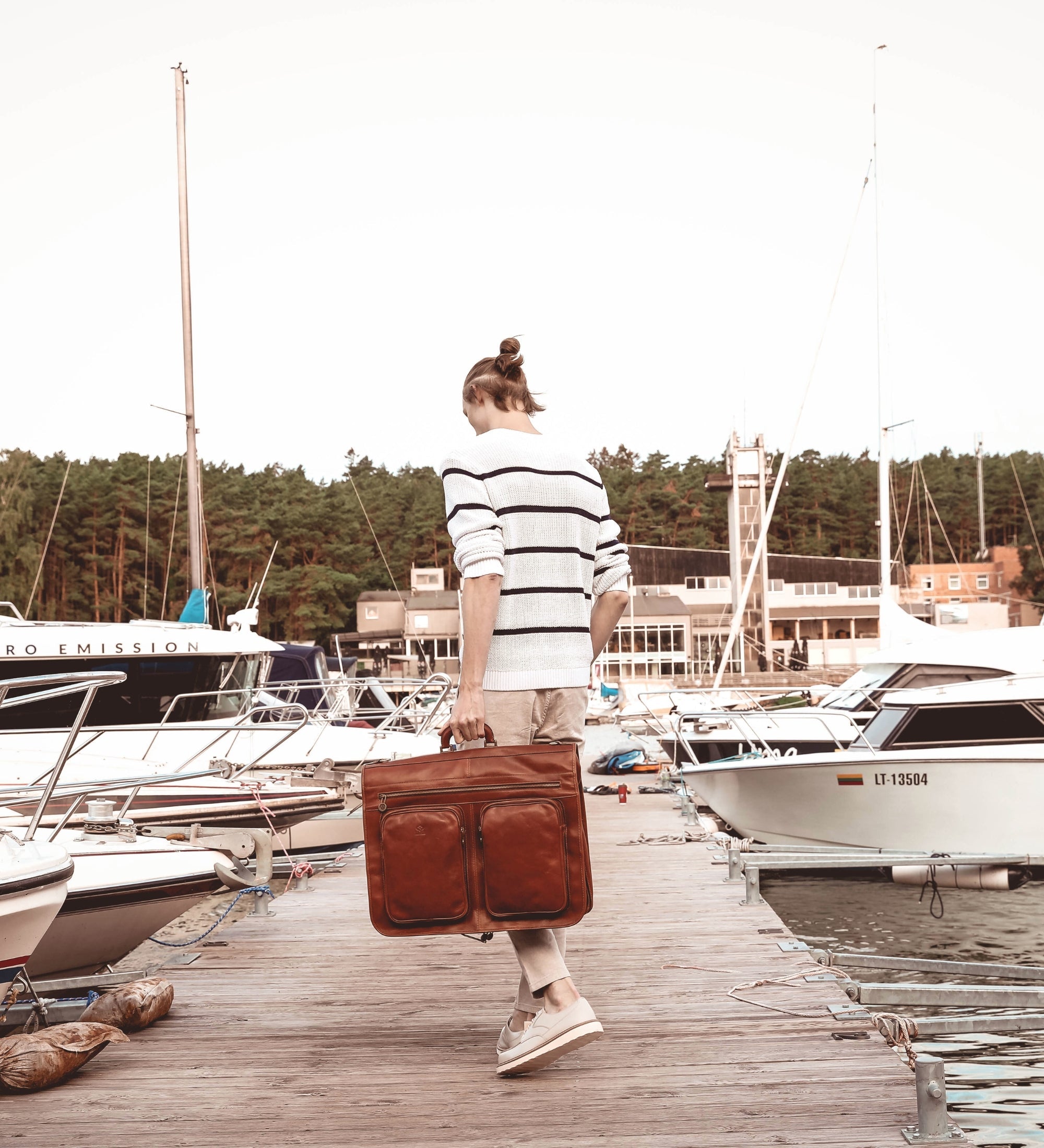 Housse de costume voyage effet cuir-14
