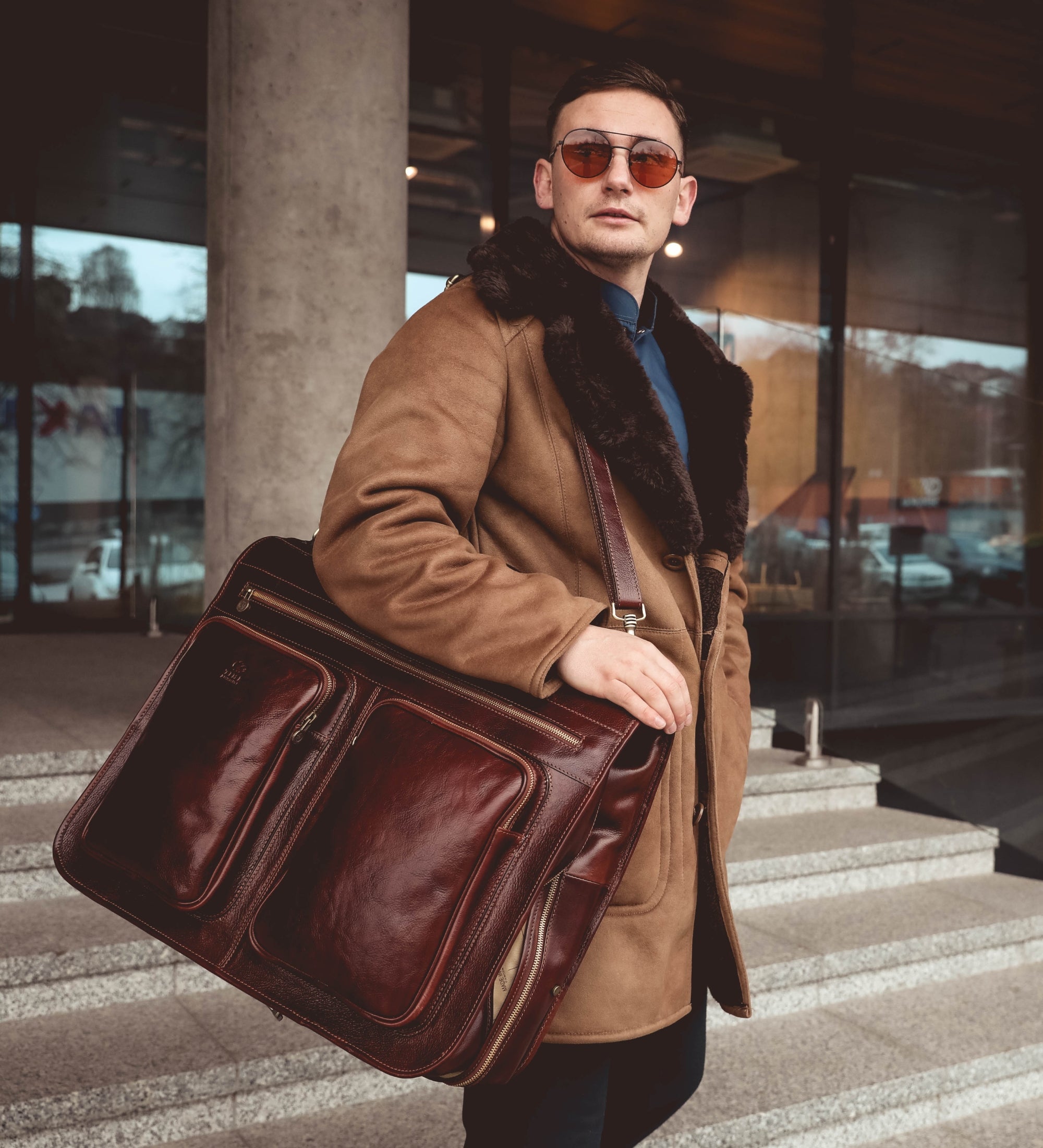 Housse de costume voyage effet cuir-2